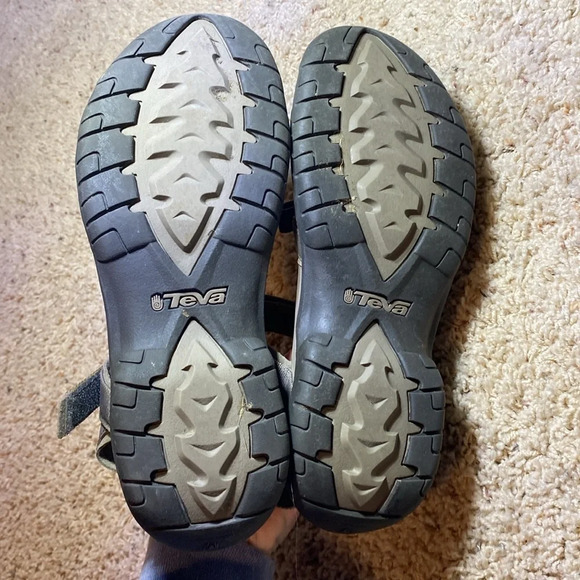 Teva Womens Sandals Beige Leather Open Toe Ankle Strap Hook And Loop Size 10 - Picture 3 of 4